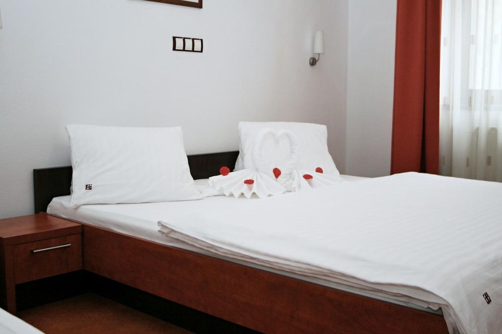 Garni Hotel Praha Trencianske Teplice Luaran gambar