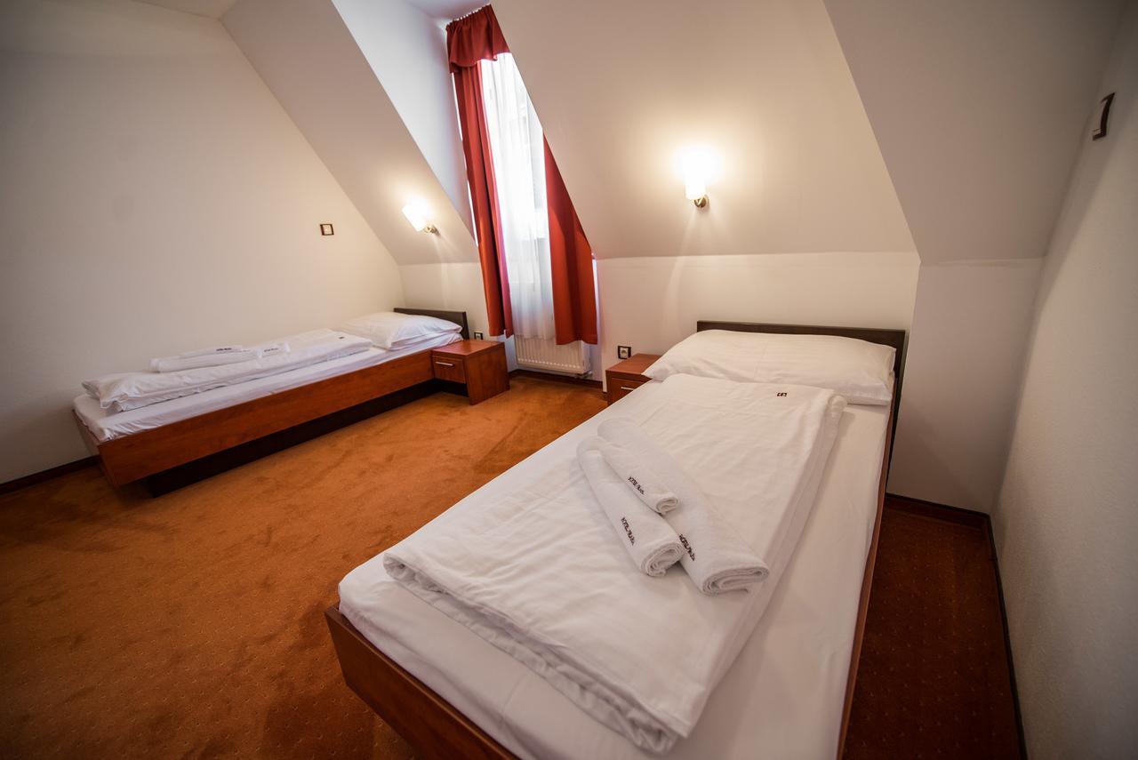 Garni Hotel Praha Trencianske Teplice Luaran gambar