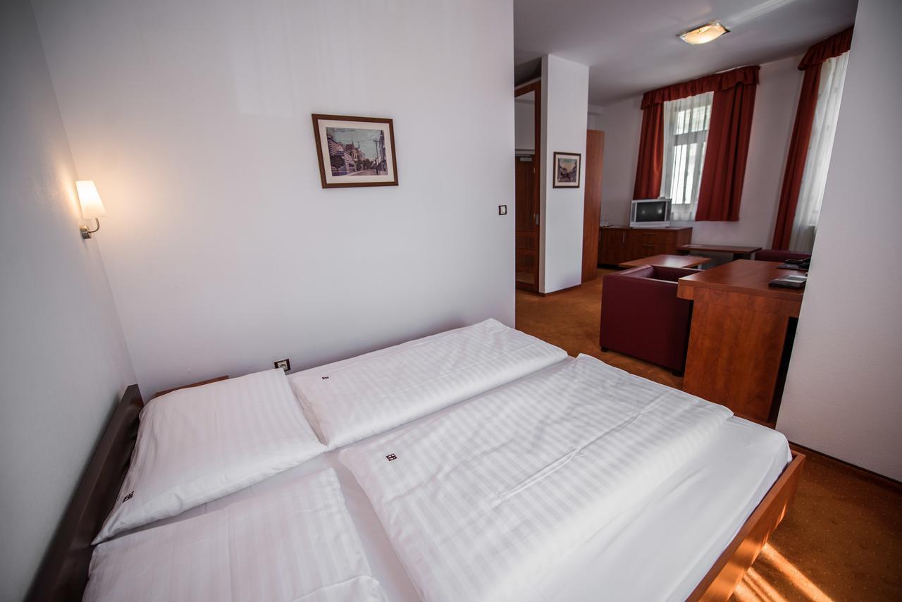 Garni Hotel Praha Trencianske Teplice Luaran gambar