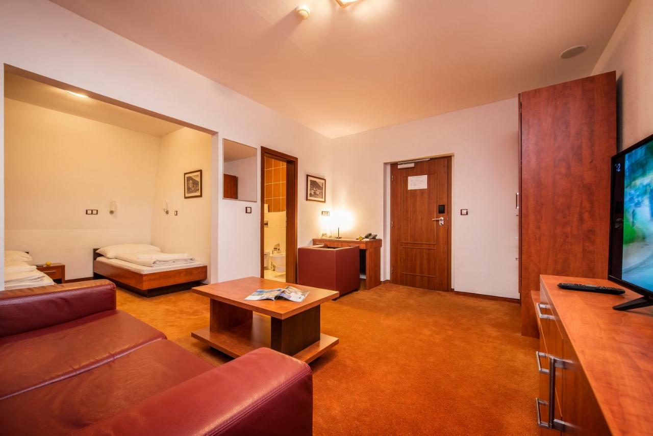 Garni Hotel Praha Trencianske Teplice Luaran gambar