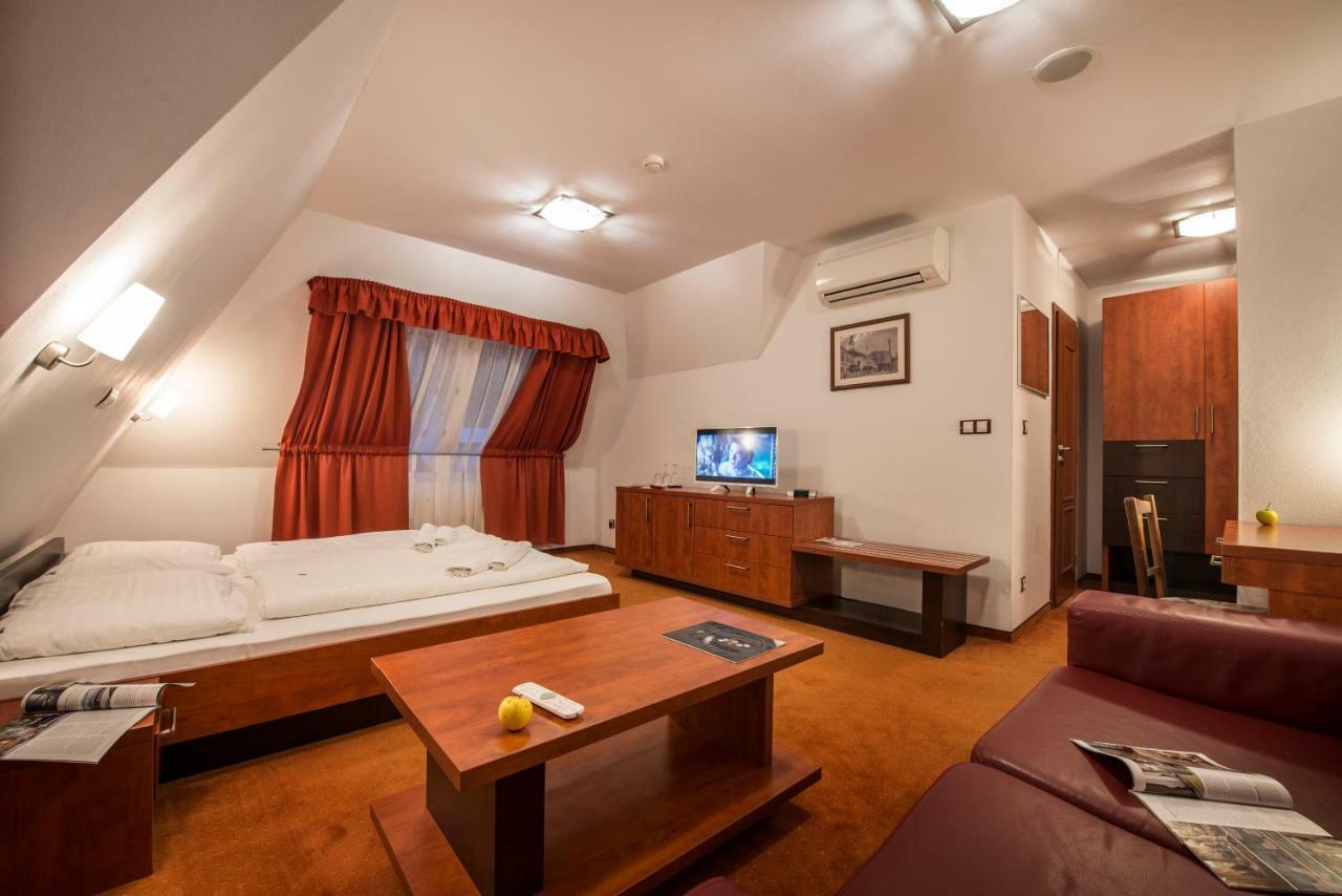 Garni Hotel Praha Trencianske Teplice Luaran gambar