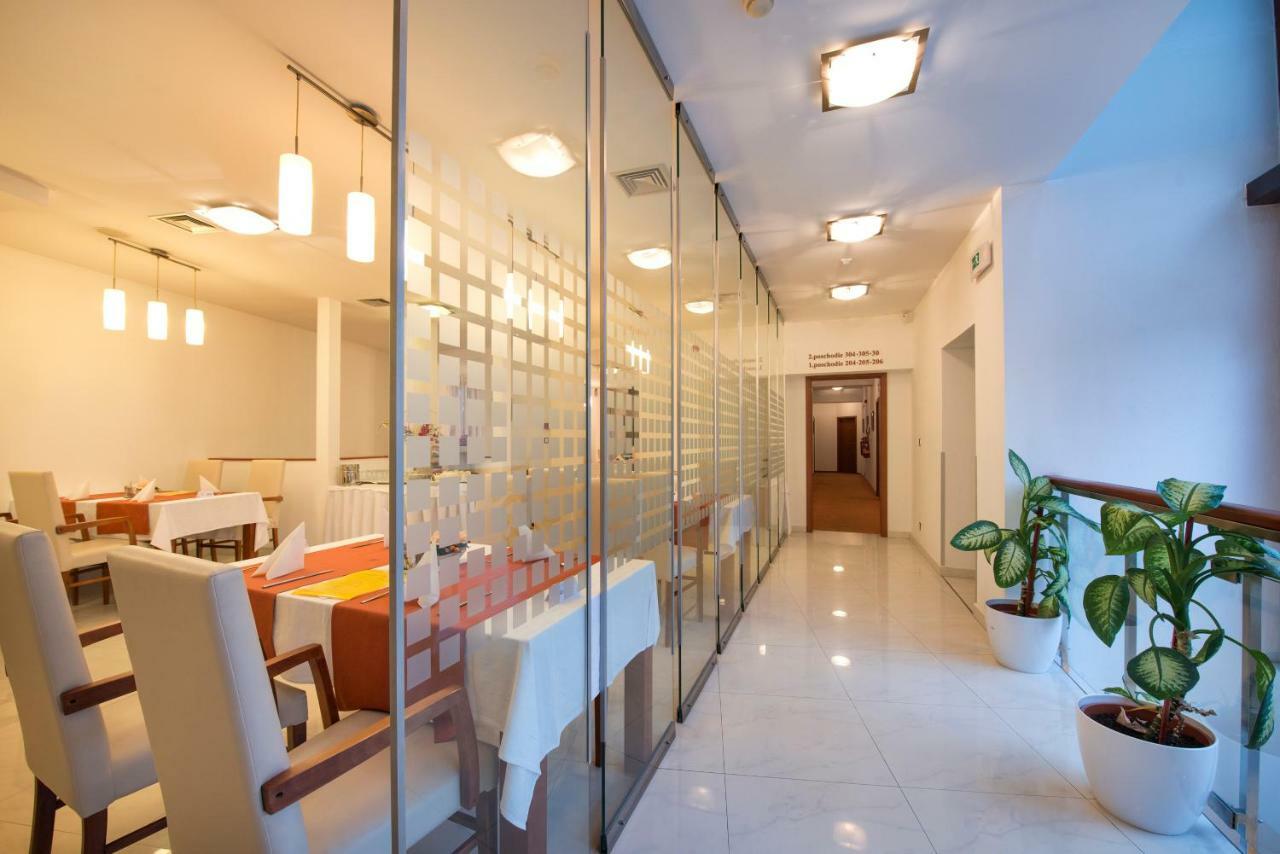 Garni Hotel Praha Trencianske Teplice Luaran gambar
